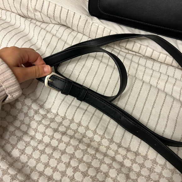 Pixie Mood Zoe Crossbody Bag - Picture 4 of 8